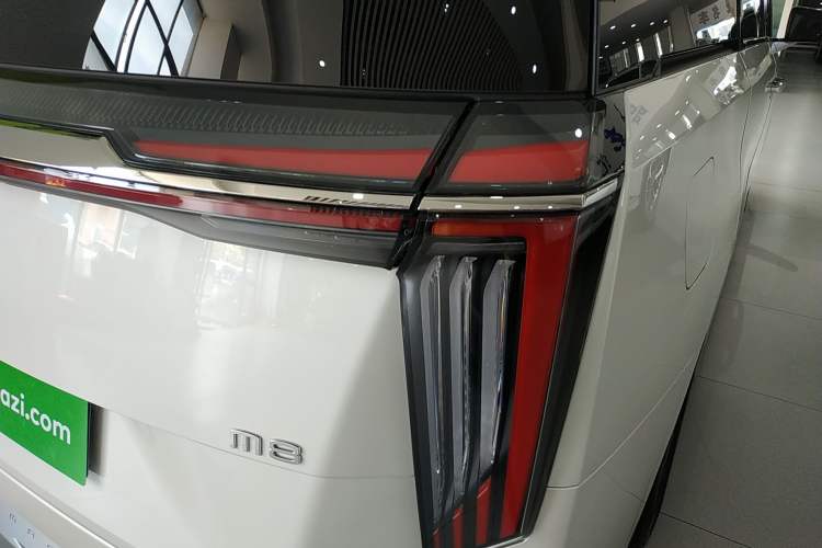 Used GAC Trumpchi M8 2024 Zongshi Series 400T Ultimate Edition Right Rear Taillight