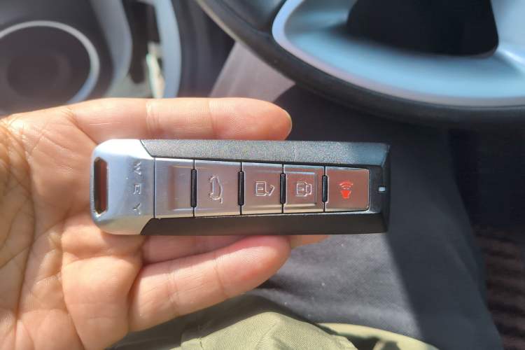 Used Wey VV6 2020 2.0T Four-Wheel Drive Zhiyu+ Vehicle Key