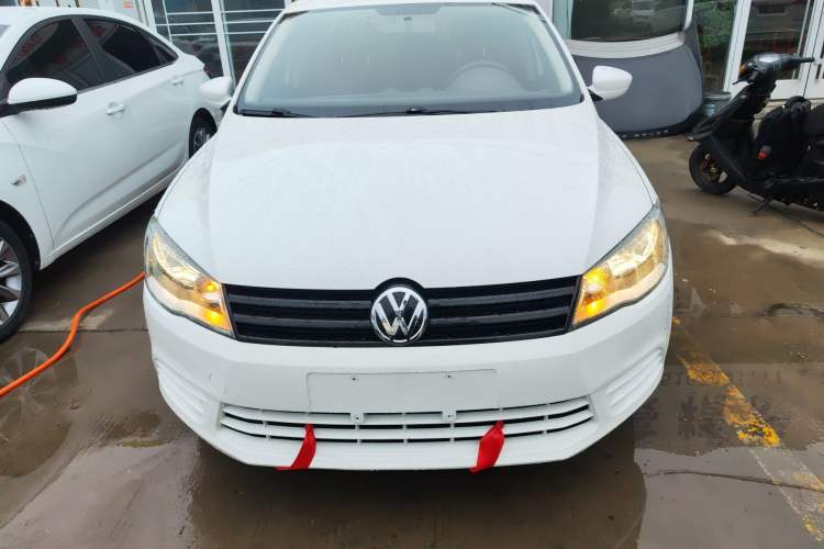 Used Volkswagen Jetta 2015 Value Edition 1.6L Manual Fashionable Style Front