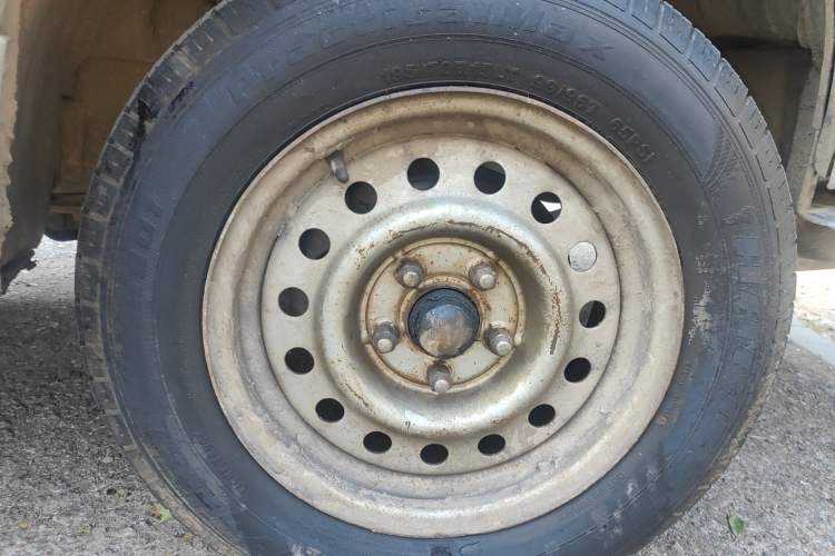 Used Golden Dragon Hiace 2019 2.0L Gasoline Version Long Wheelbase High-Roof V19 Right Front Wheel Hub