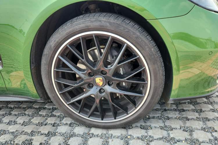 Used Porsche Panamera 2021 Panamera 2.9T Right Front Wheel Hub