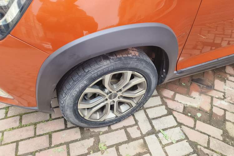 Used Chery Tiggo 3X 2017 1.5L Automatic Fashion Edition Exterior 4