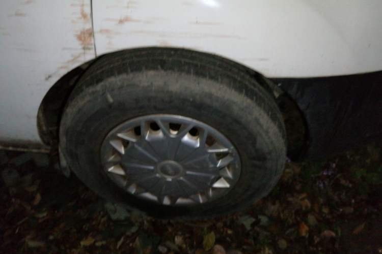 Used Ford Transit 2017 2.0T Diesel Multi-Purpose Commercial Vehicle Short Wheelbase Low Roof China V Standard Right Front Wheel Hub