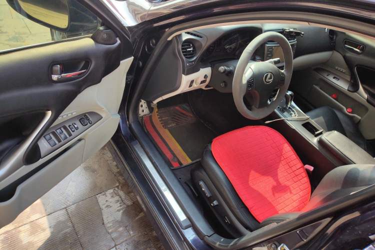 Used Lexus IS 2009 300 Xuan Dong Edition
