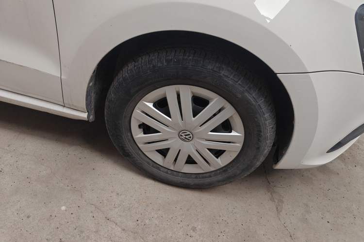 Used Volkswagen Polo 2016 1.4L Manual Fashion Model