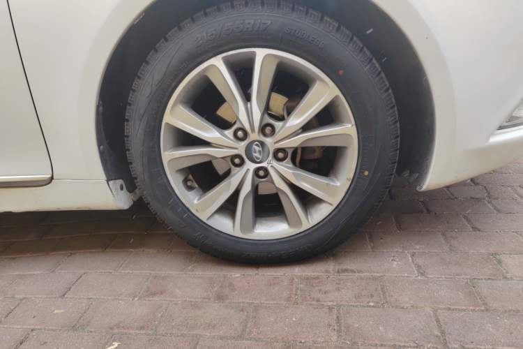 Used Hyundai Sonata 2014 2.4L Automatic Luxury Version China IV Standard
