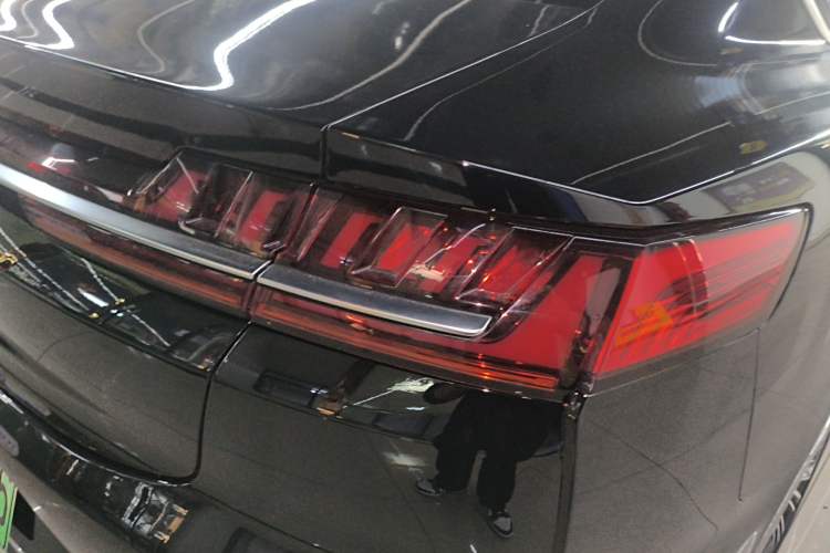 Used BYD Han 2022 DM-i 121KM Prestige Model Right Rear Taillight
