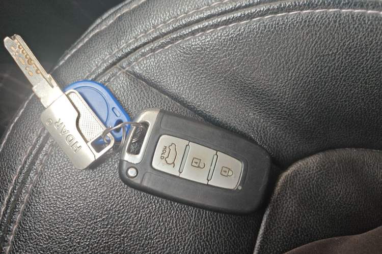 Used Kia Sportage R 2012 2.0L Automatic Two-Wheel Drive GLS Vehicle Key