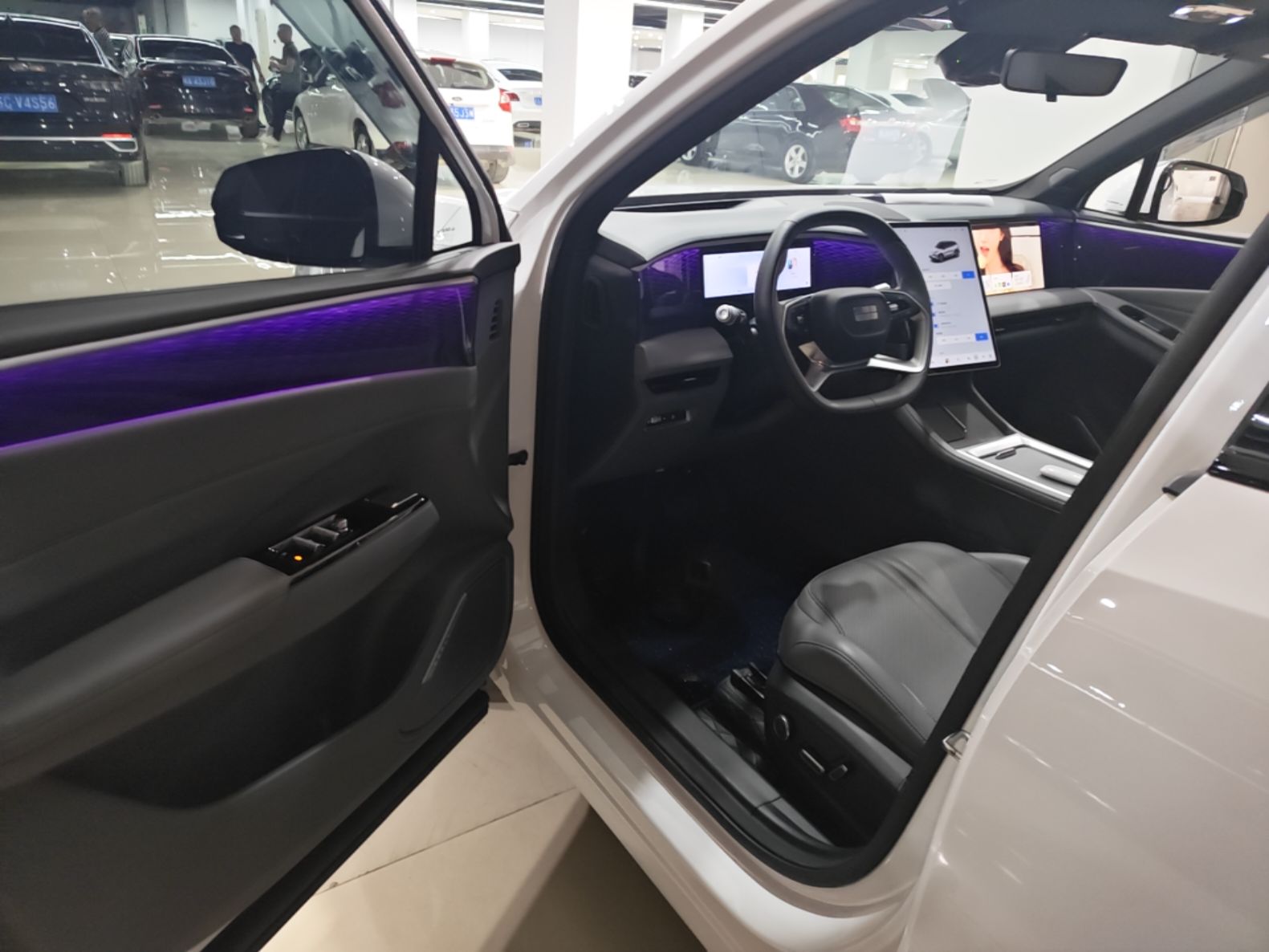 Geely Galaxy L7 2025 EM-i 115km Exploration+ Edition — снимка 18