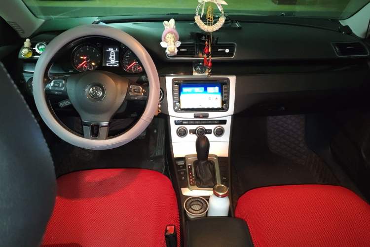 Used Volkswagen Magotan 2013 1.8TSI Luxury Model Center Console