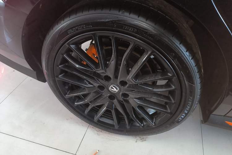 Used CHANGAN UNI-V 2025 Model Third-Generation 2.0T Dynamic Edition
