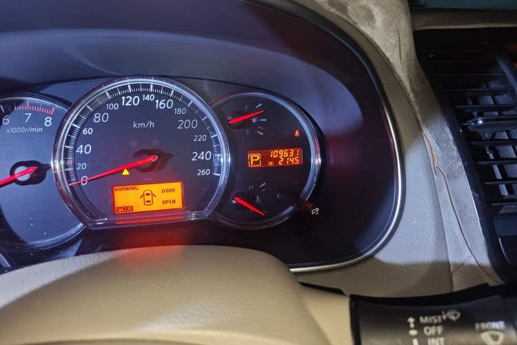 Used Nissan Teana 2008 2.5L XL Leading Edition Odometer Close Up