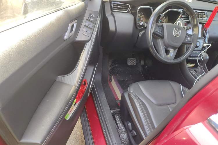 Used JMC Yusheng S330 2016 1.5L GTDi Automatic Two-Wheel Drive Prestige Edition Driver Seat