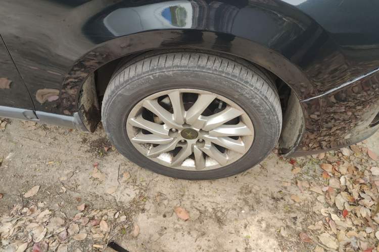 Used JAC Group Refine M2 2013 1.8L Manual Luxury 7-Seater Right Front Wheel Hub