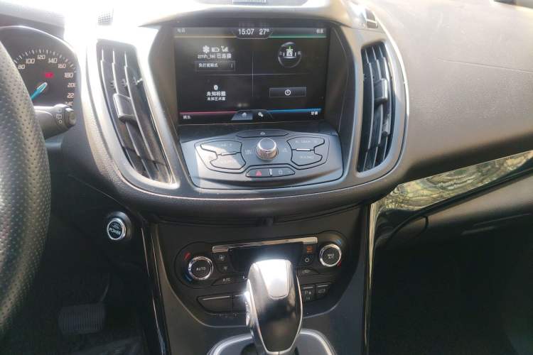 Used Ford Kuga 2013 2.0L GTDi Four-Wheel-Drive Sport Model Audio And AC Panel