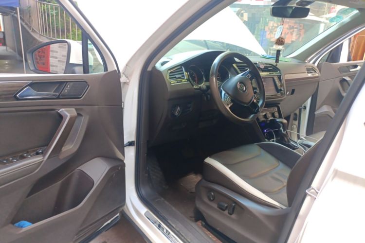 Used Volkswagen Tiguan L 2017 330TSI Automatic Two-Wheel Drive Luxury Edition Driver Seat