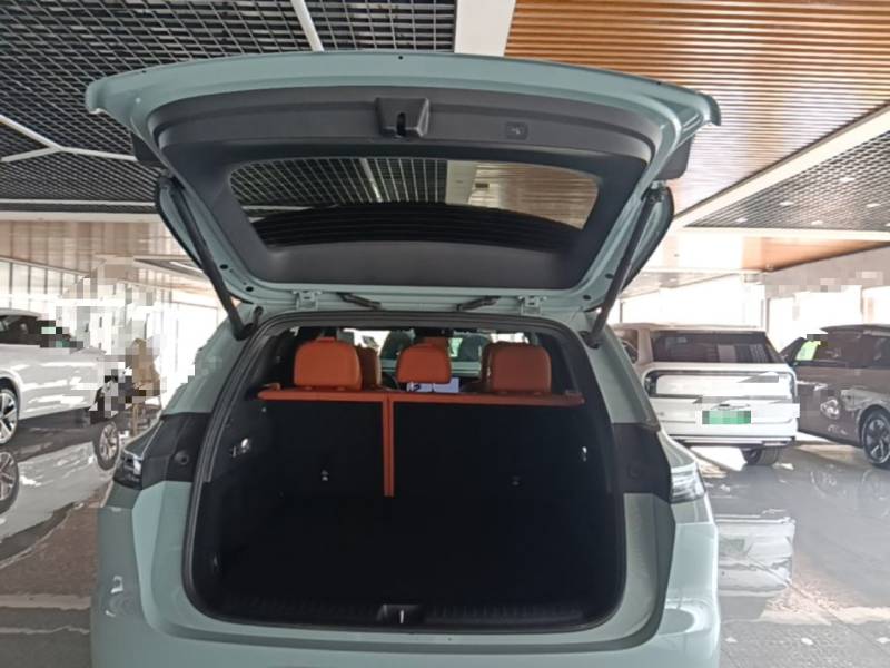 Used Li Auto L6 2025 Max Smart Refresh Edition — 18