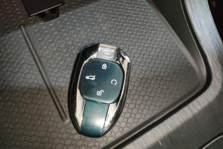 Used GAC Trumpchi GS8 2022 Linghang Series 2.0 TGDI Two-Wheel-Drive Luxury Smart Connectivity Version (7 Seats)