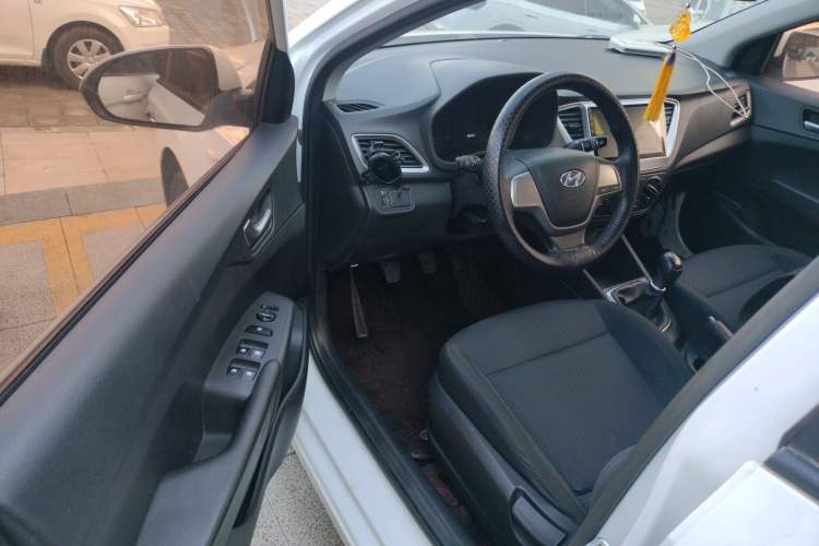 Used Hyundai Verna (new generation) 2016 1.4L Manual Cool Edition GLS