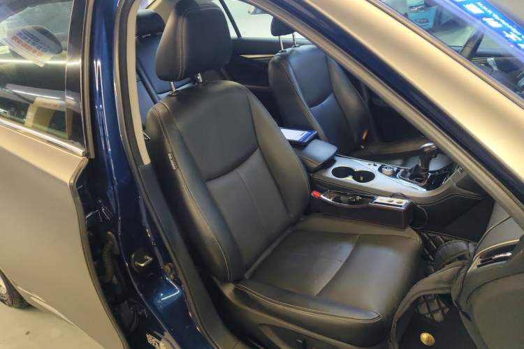 Used Infiniti Q50L 2016 2.0T Enjoyment Edition Right Front Seat