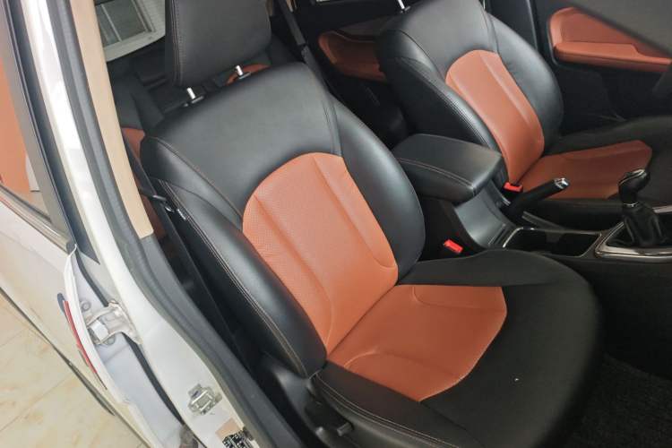 Used Baojun 560 2015 1.8L Manual Elite Edition
