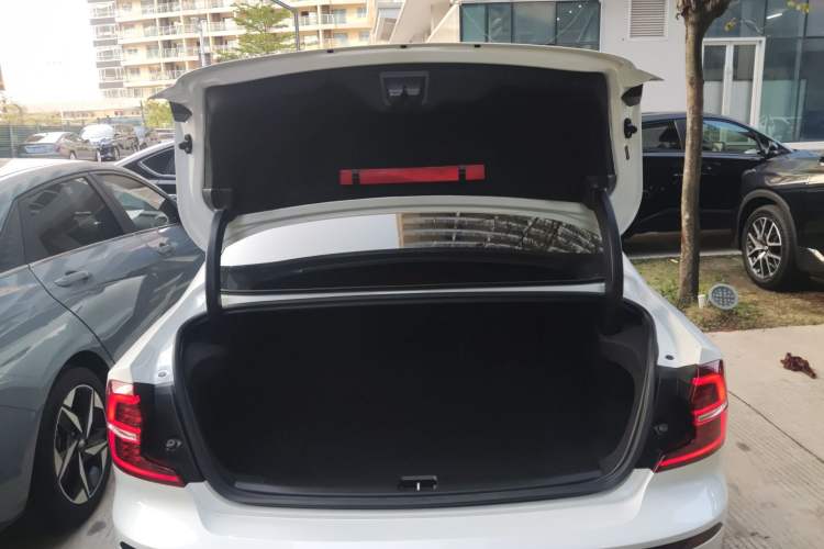 Used Volvo S60 2025 B4 Zhiyuan Luxury Edition
