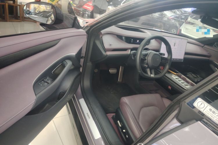 Used Xiaomi Auto SU7 2024 Four-Wheel Drive Ultra-Long Range Advanced Intelligent Driving Max Edition
