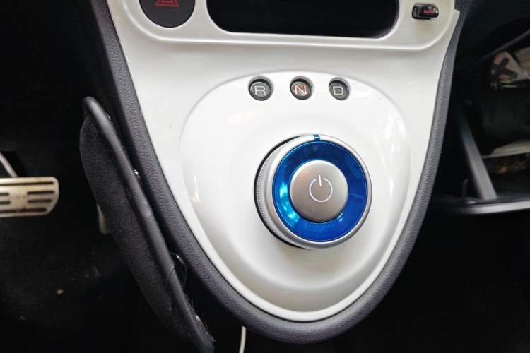 Used ORA Black Cat 2021 351 km Standard Version Gear Lever