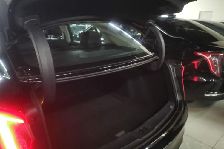 Used Hongqi E-QM5 2022 431 km Charge & Enjoy Edition
