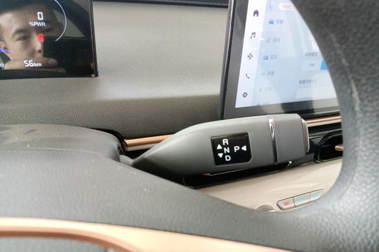 Used Chery QQ Domi 2025 Model 305km Comfort Edition Gear Lever