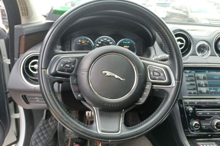 Used Jaguar XJ 2015 XJL 2.0T Elegance Business 80th Anniversary Limited Edition
