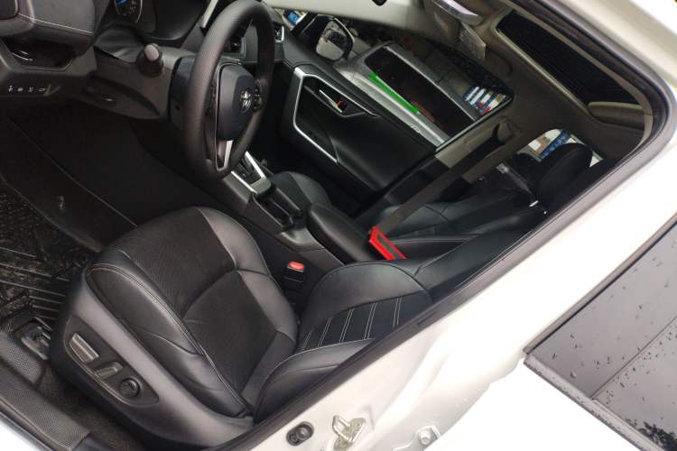 Used Toyota Wildlander 2022 Dual-Engine 2.5L E-CVT Two-Wheel Drive Prestige Edition
