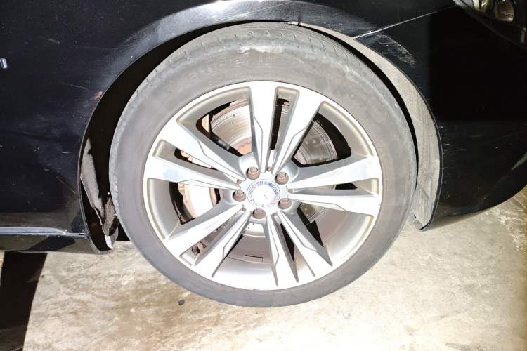 Used Mercedes-Benz Maybach S-Class 2015 S 400 4MATIC Right Front Wheel Hub