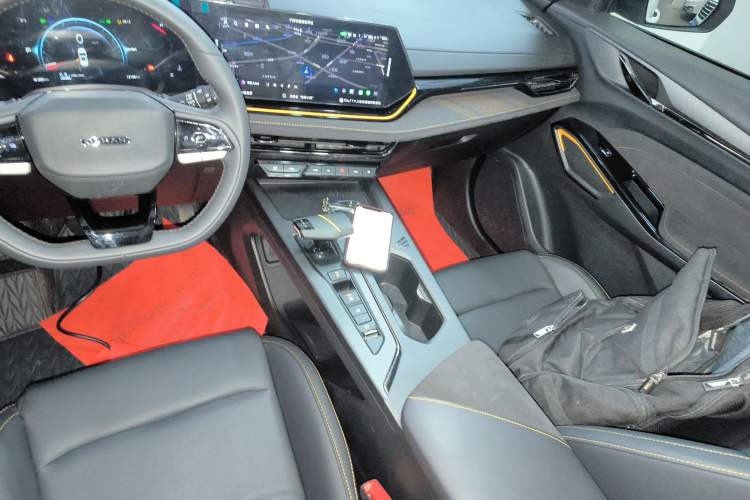 Used CHANGAN OSHAN X5 PLUS 2023 Revised 1.5T DCT Excellence Edition
