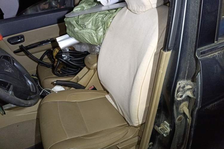 Used Wuling Hongguang 2014 1.2L S Comfort Model China IV
