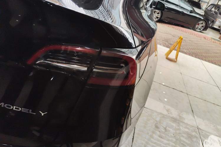 Used Tesla Model Y 2023 Rear-Wheel-Drive Version Right Rear Taillight