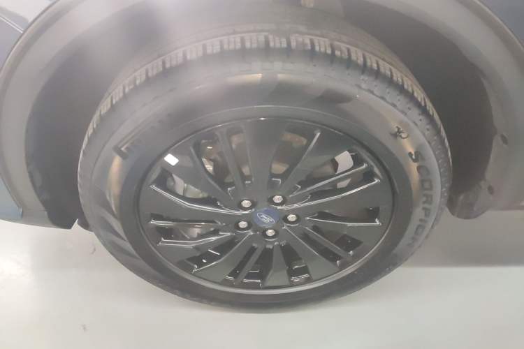 Used Ford Escape 2024 EcoBoost 245 Two-Wheel-Drive Titanium Edition
