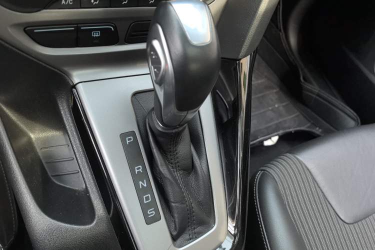 Used Ford Focus 2012 Sedan 1.6L Automatic Fashion Edition