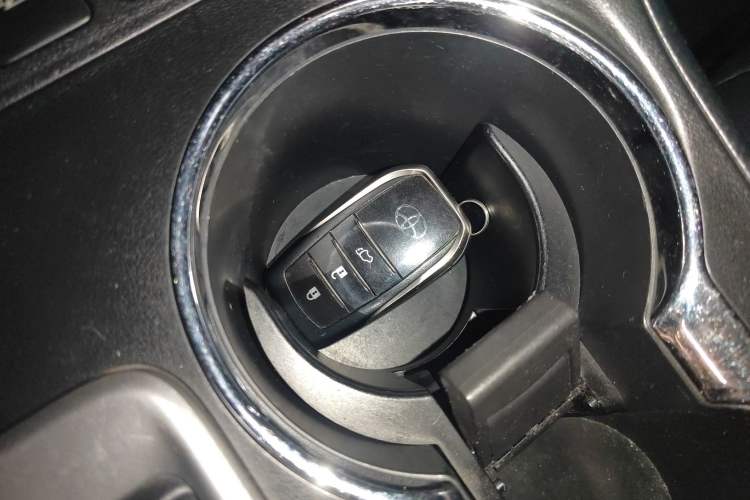 Used Toyota Highlander 2018 2.0T Four-Wheel Drive Prestige Version 7 Seats China V Emission Standard Interior 1