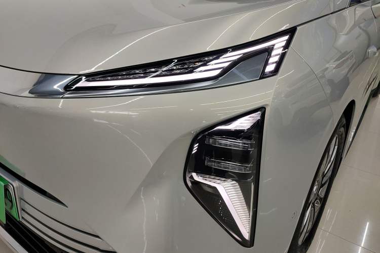 Used Buick Envision Family 2026 Luxury Edition Left Front Headlight