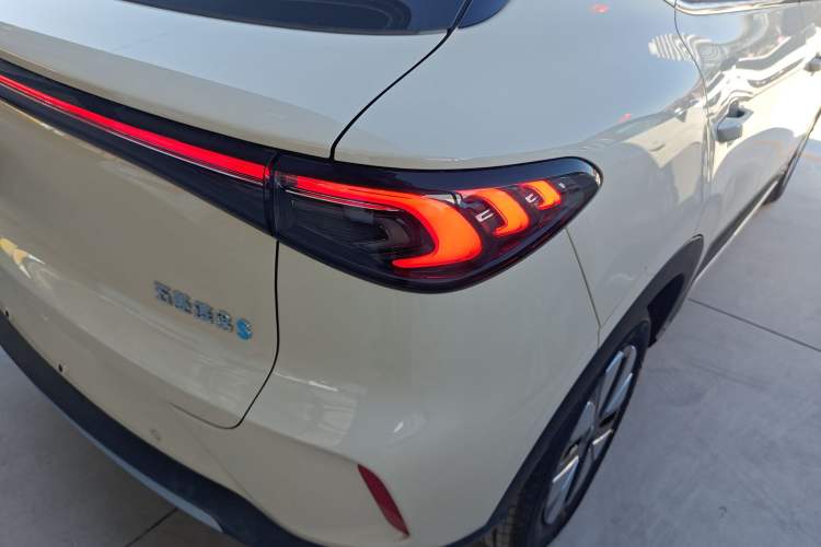 Used Wuling Bingo S 2025 Model 325km Deluxe Edition