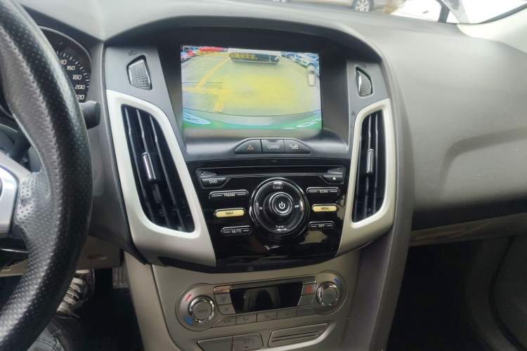 Used Ford Focus 2012 Sedan 1.6L Automatic Fashion Edition