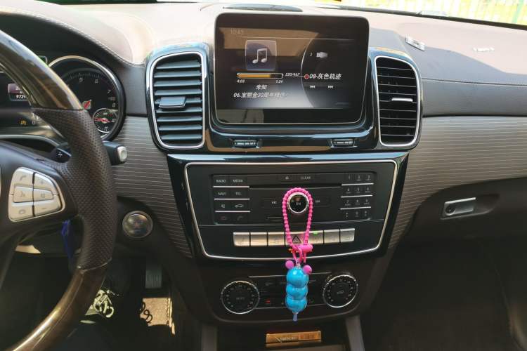 Used Mercedes-Benz GLE 2018 GLE 400 4MATIC Exclusive Edition Audio And AC Panel