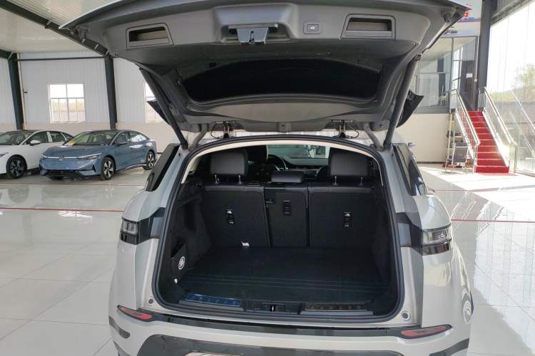 Used Land Rover Range Evoque 2023 Aurora L 249 PS Luxury Edition
