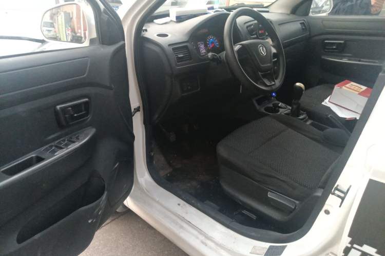 Used Dongfeng Fengon 330 2018 1.5L Manual Practical II DK15 Driver Seat