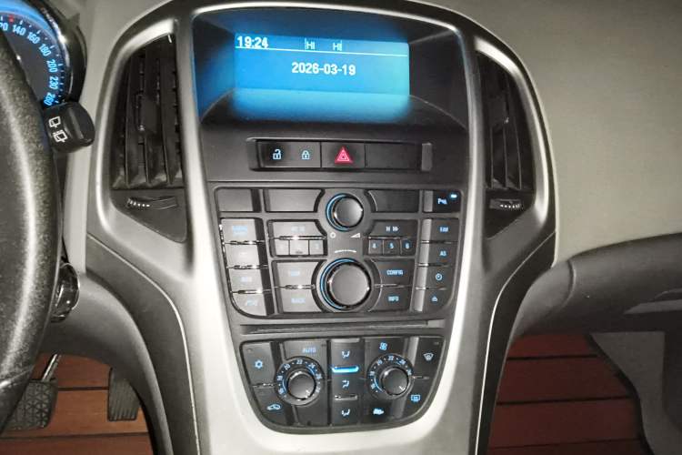 Used Buick GT 2010 XT 1.6L Automatic Fashion Edition
