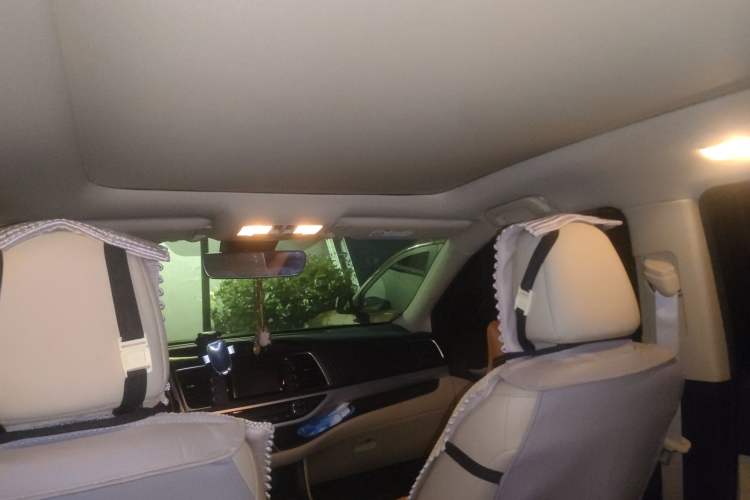 Used Toyota Highlander 2018 2.0T Two-Wheel Drive Luxury Edition 7 Seats China VI Standard