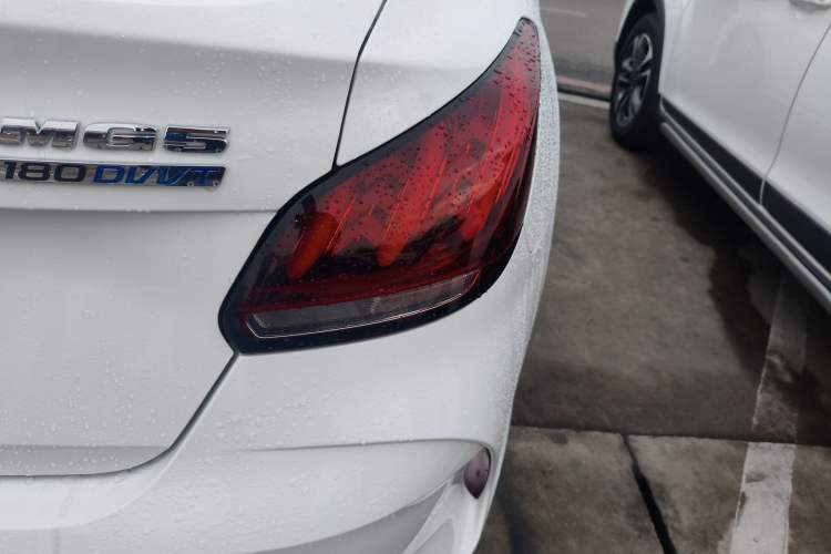 Used MG 5 2021 180 DVVT CVT Youth Luxury Edition