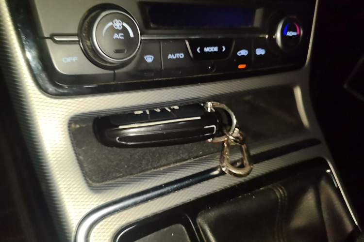 Used Geely Auto Emgrand GL 2017 1.8L Manual Elite Model
