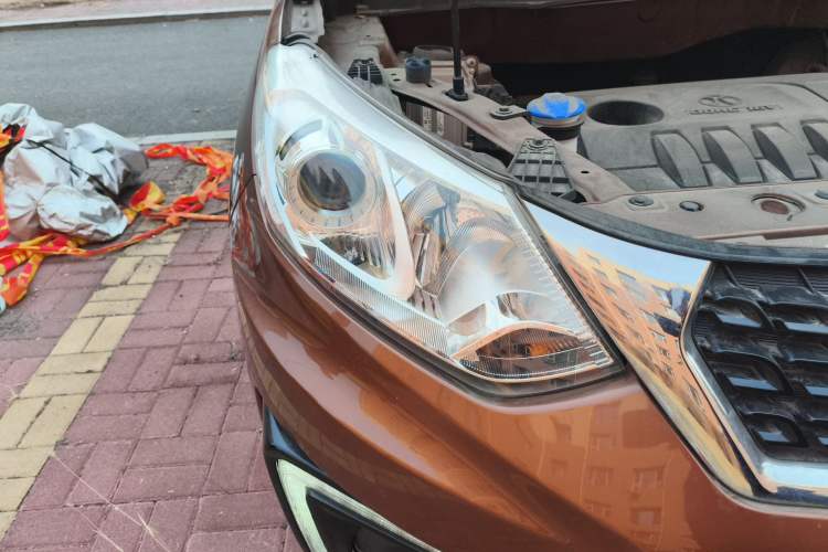 Used BAIC Senova X35 2016 1.5L Automatic Luxury Edition Right Front Headlight